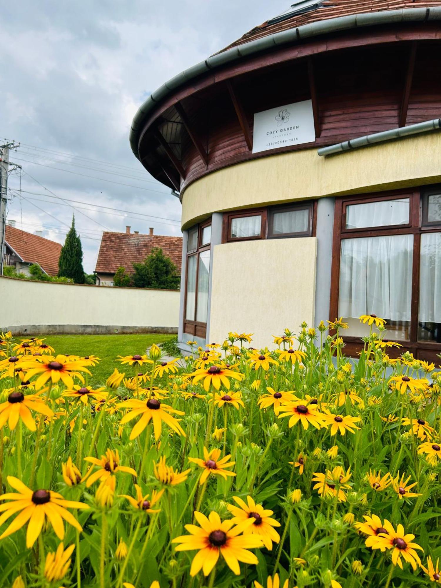 Cozy Garden Apartman Apartment Jula Exterior foto